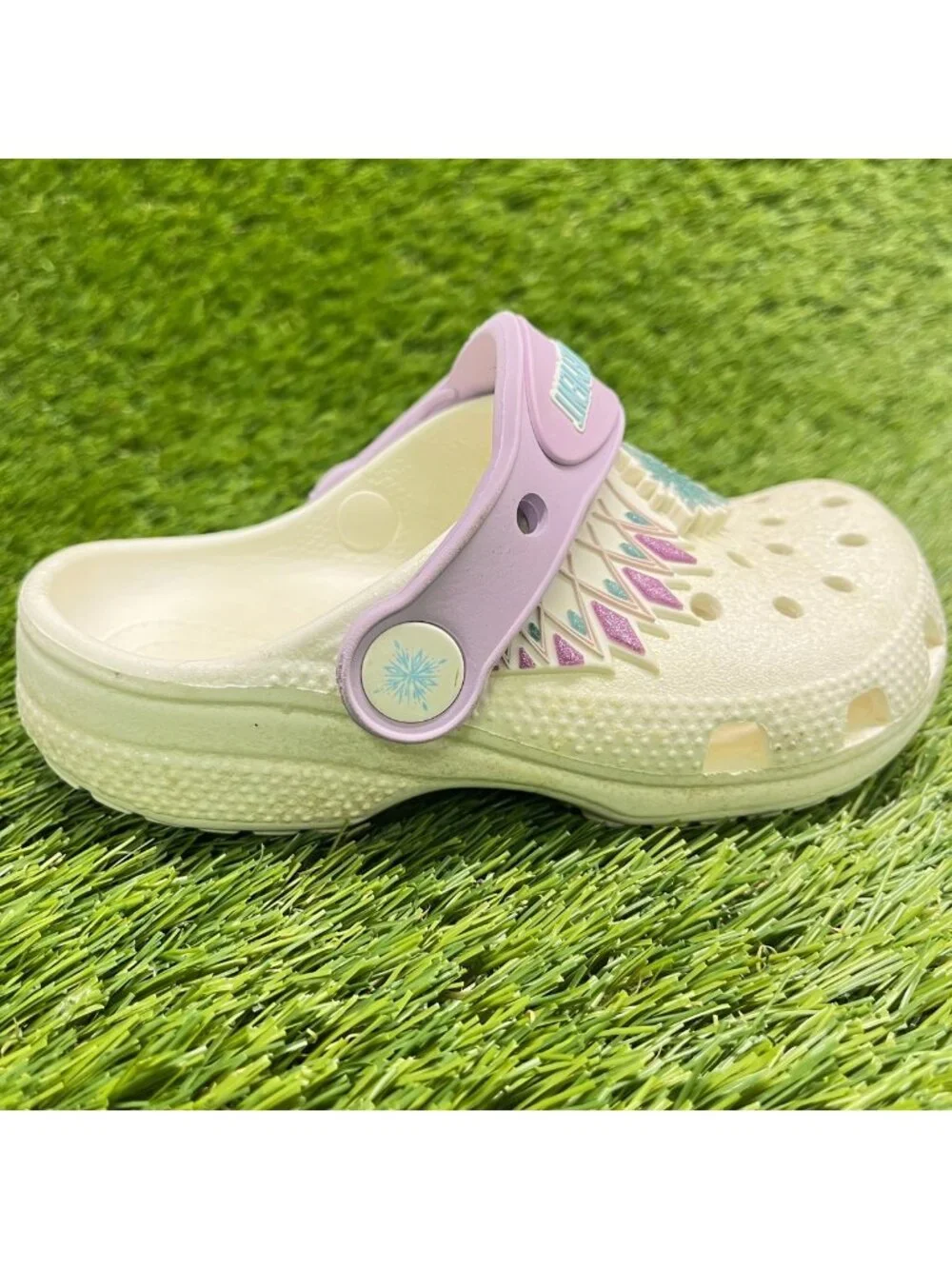 Crocs Frozen II Girls Size 10 White Purple Beach Classic Outdoor Clog Sandals